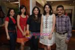 Falguni, Kiran, Payal, Meghna and Sushil at the preview of LFW 2010 collection at FUEL, Mumbai on 26th Feb 2010.JPG